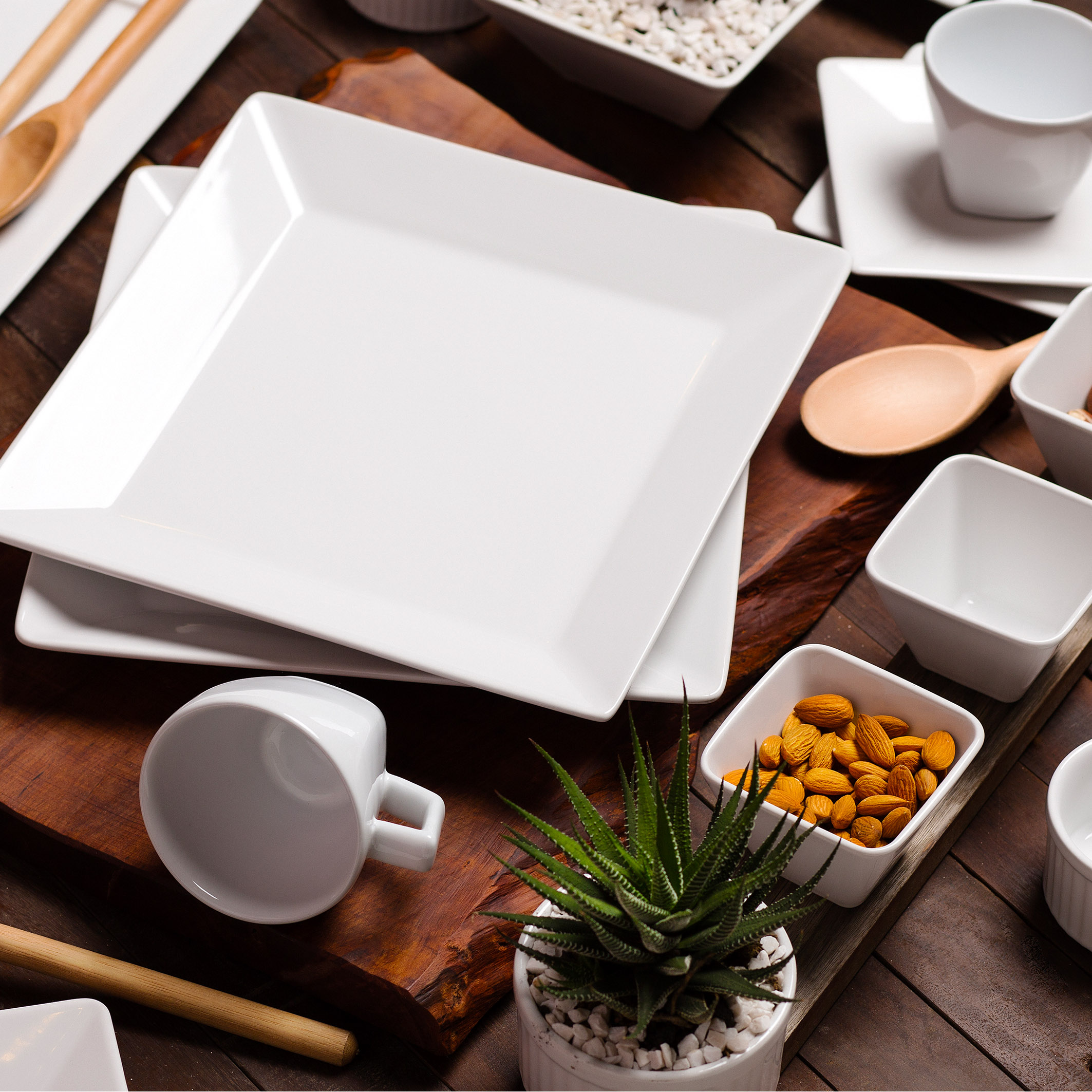 VEWEET juego de vajilla de porcelana de 30 piezas, platos cuadrados blancos  con patrón con líneas, con platos playos, platos de sopa, platos de
